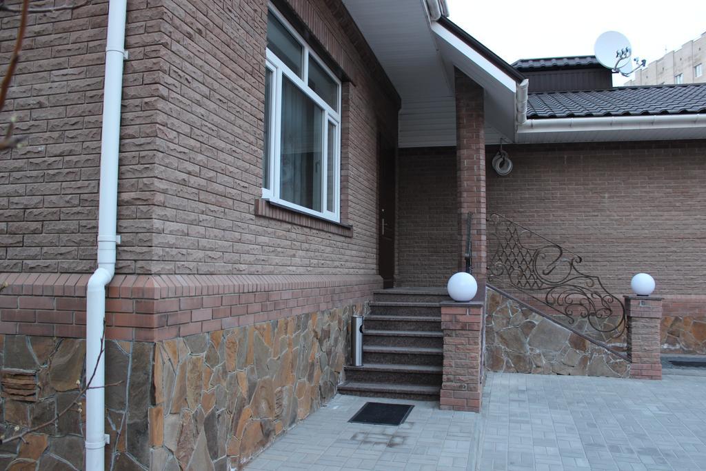 Barin House Hotell Sumy Eksteriør bilde