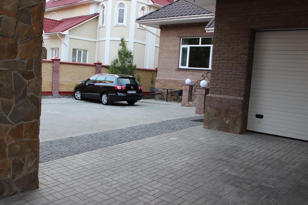 Barin House Hotell Sumy Eksteriør bilde