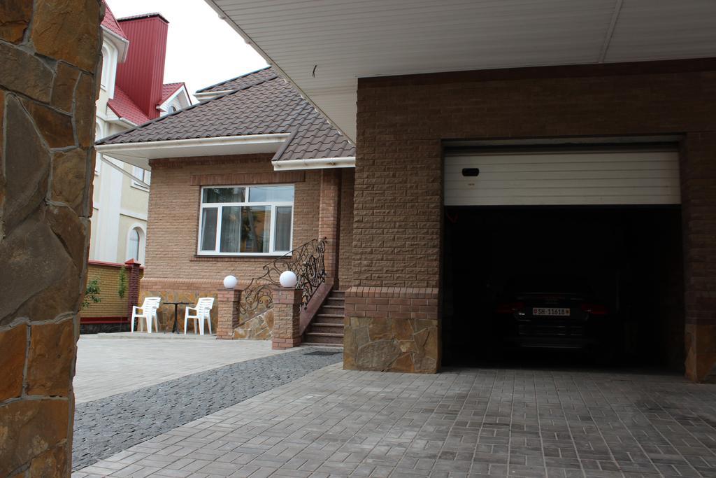 Barin House Hotell Sumy Eksteriør bilde